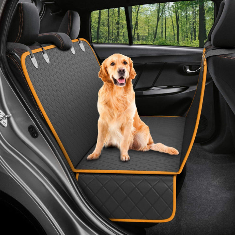 Back seat cover for dogs with waterproof and scratch-proof fabric.